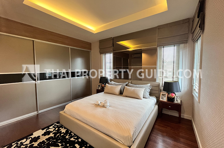 House with Shared Pool in Sukhumvit 